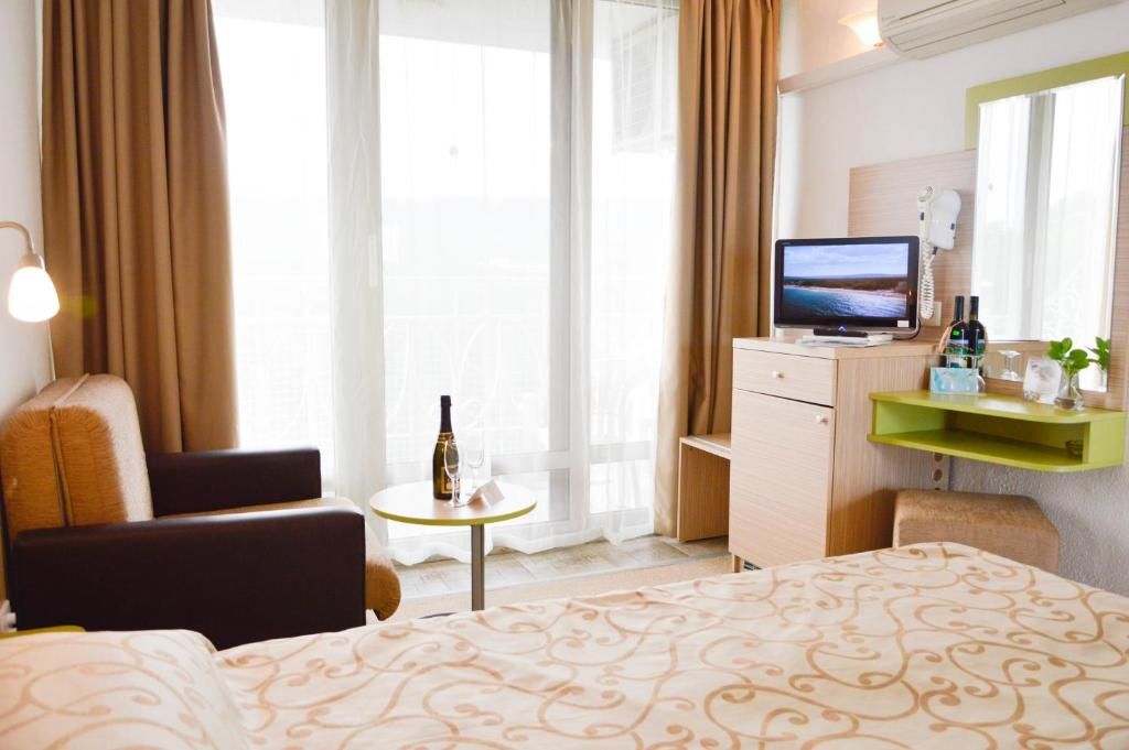 Отель Hotel Nona Албена