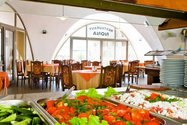 Отель Hotel Nona Албена-15
